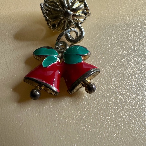 🧡10/$10 Red and Green Bell Charm Pendant - Picture 2 of 4